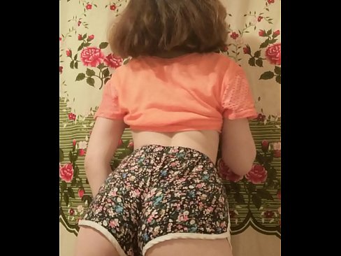 ❤️ Jeune fille sexy se déshabillant devant la caméra. Porno vk at fr.assistirhentai.ru